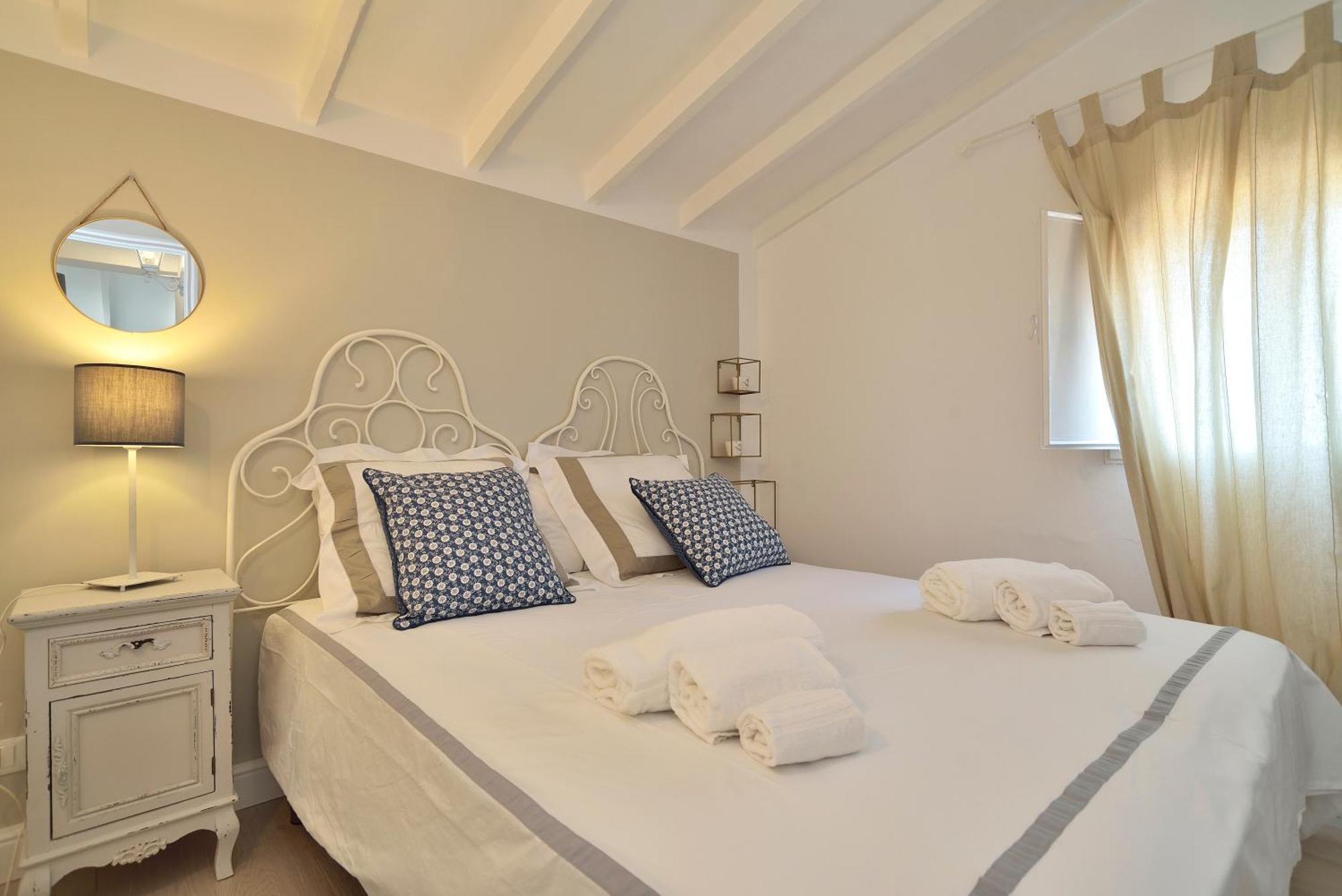 Appartement Romantic House Porto Ulisse à Santa Maria Del Focallo Chambre photo