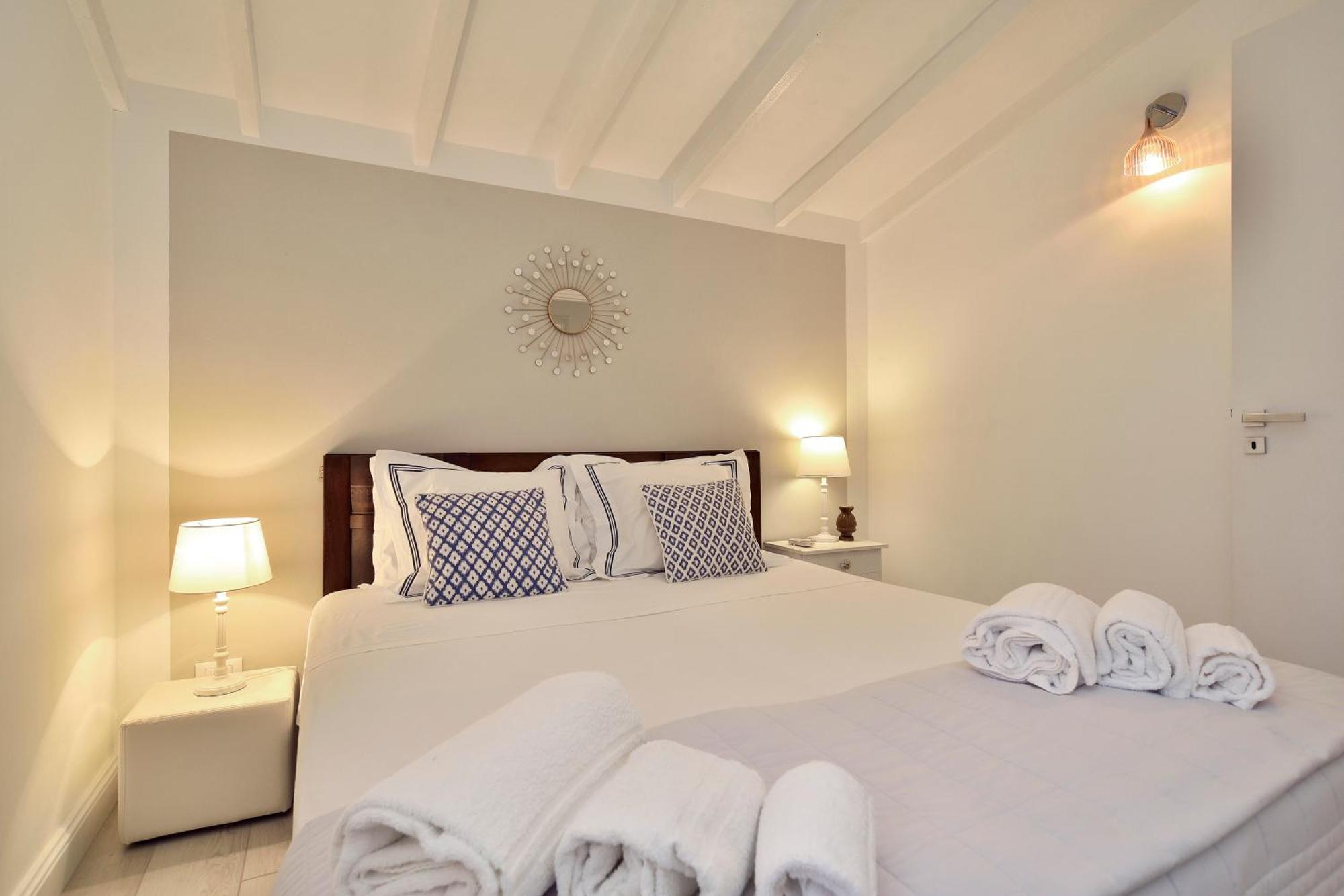 Appartement Romantic House Porto Ulisse à Santa Maria Del Focallo Chambre photo